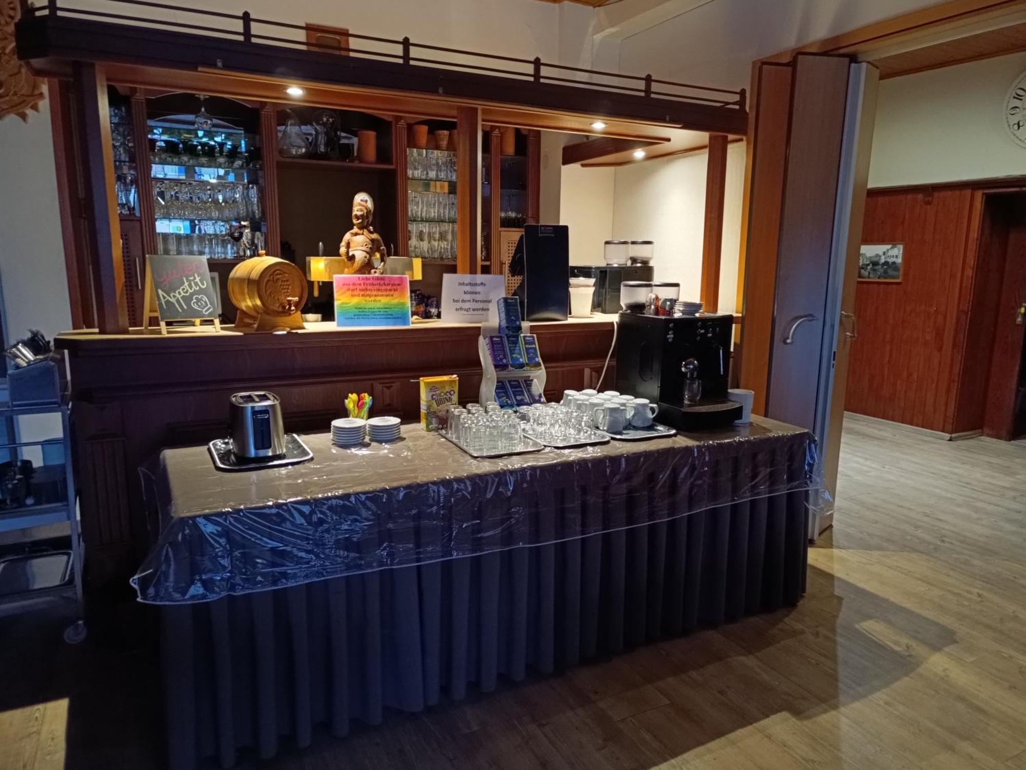 Hotel Pension Schwarzer Adler ナプブルク エクステリア 写真